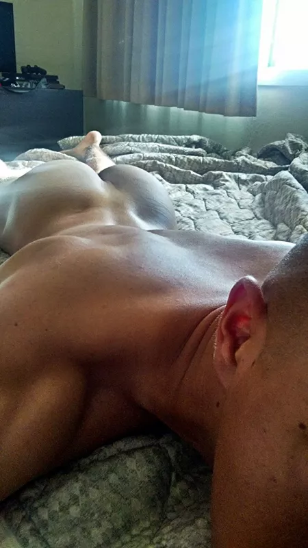 Feeling (m)yself after my morning workout. by JazzBoiHours