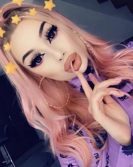 feeling myself in pink👀 by charlotteventura