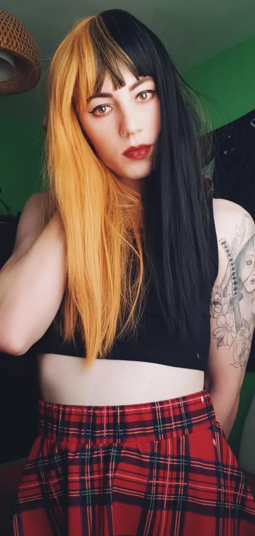 Feeling nice today hope u too 🧡🖤 by CyberLola95