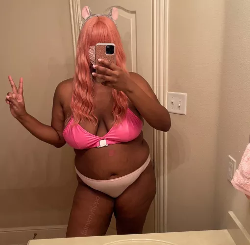 Feeling peace loving my chubby body! 😊 by fathornyhippo