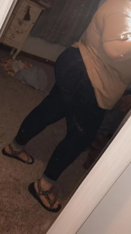 Feeling peachy by Charming_Audience922