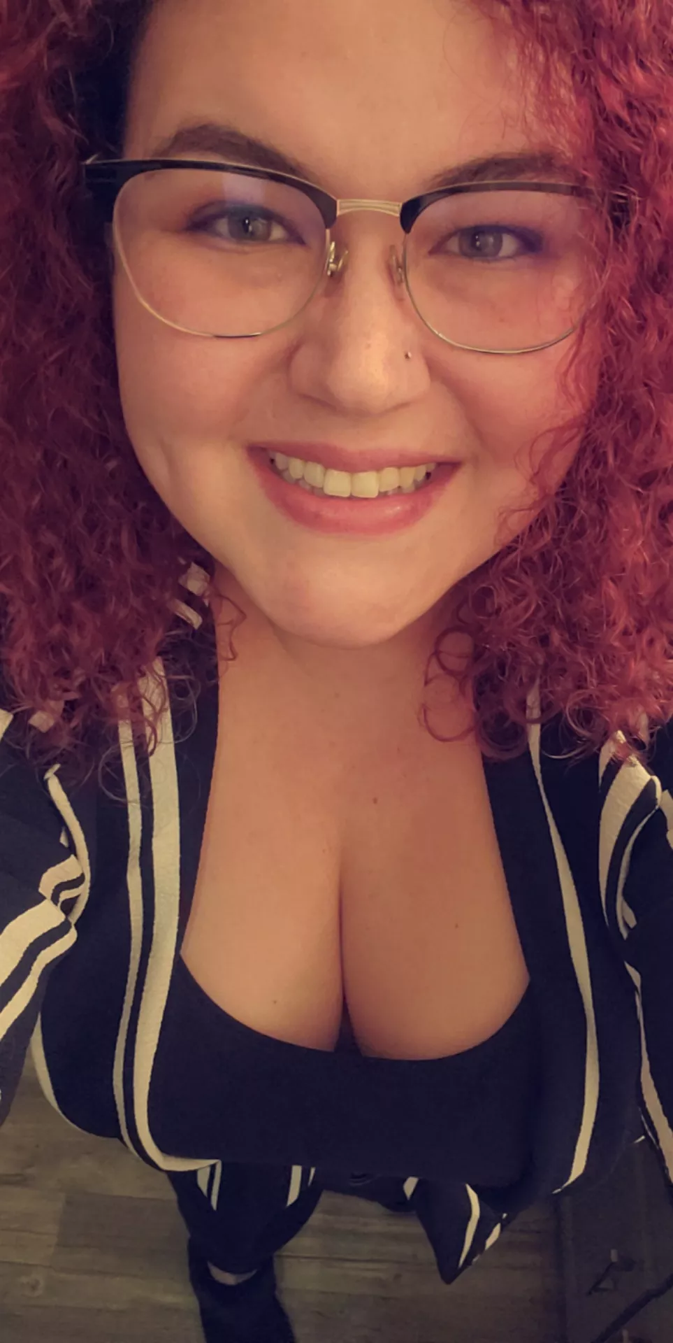 Feeling pretty for the holidays 😁 posted by Flower_girl_1990