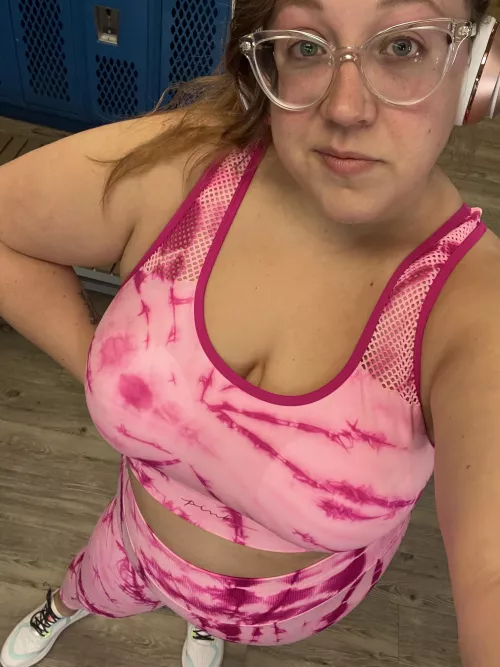 Feeling pretty good post-workout ☺️ by bigandbeautiful91