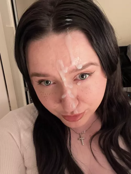 feeling pretty by urpisceswhore