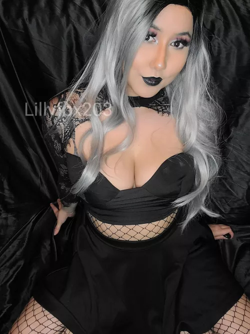 Feeling pretty sexy in this outfit