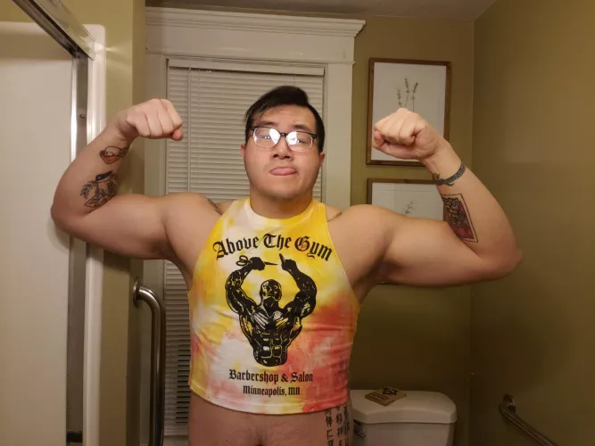 Feeling ready to stream with this crop top on by sunduwubu