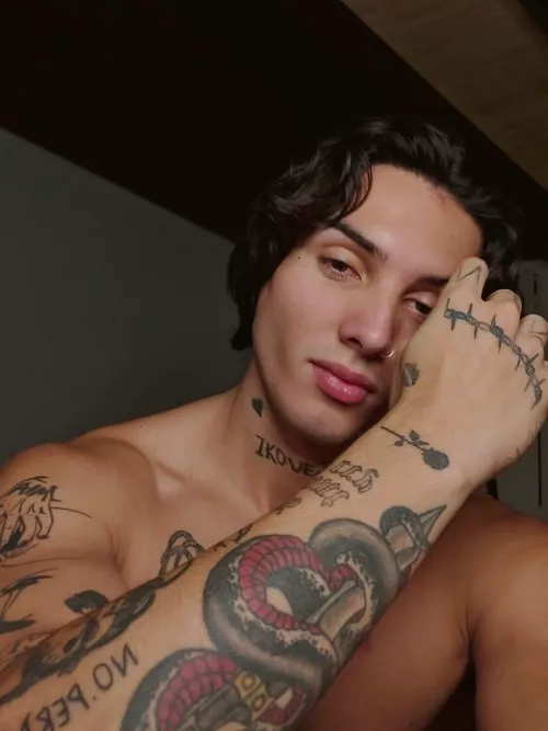 🌹feeling sad by Coqandboltorture