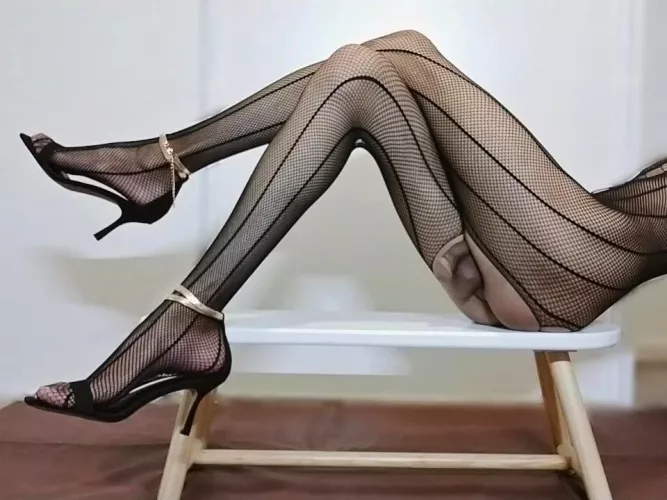 Feeling sexy in these heels:3 by 3Dimentionalcat