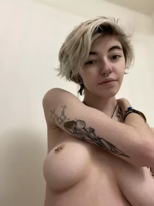 Feeling so happy💕 by ERASEDWeeaboo