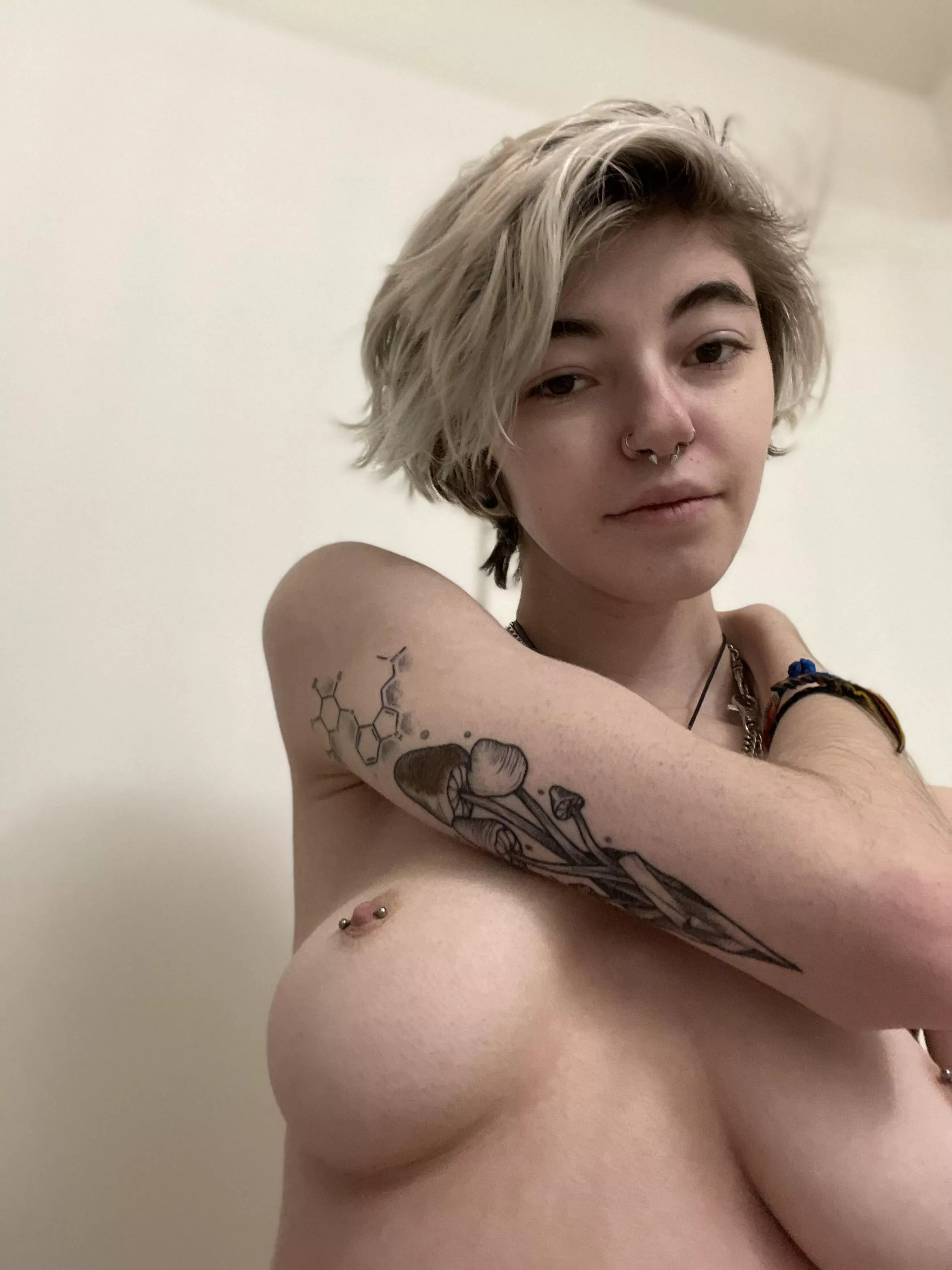 Feeling so happy💕 posted by ERASEDWeeaboo