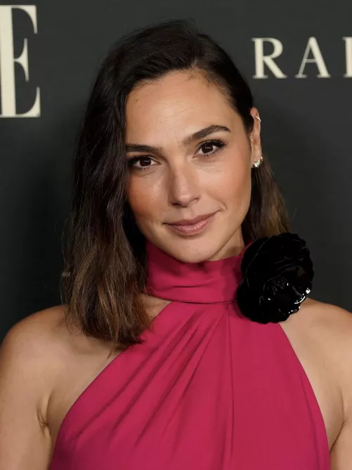 Feeling so horny for Gal Gadot tonight by Argonath71