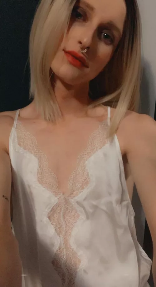 Feeling so pretty 💕❤️ by GrouchyLengthiness39