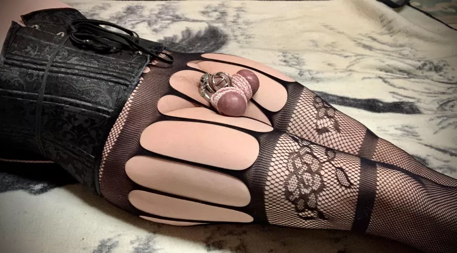 Feeling soooo sissy by Lexxi_lollipop