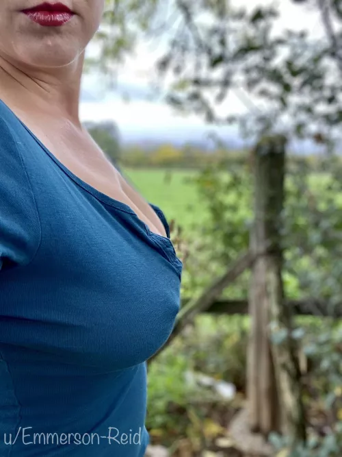 Feeling the colour blue by Emmerson-Reid