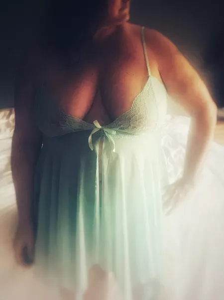 Feels like I’m living in a dream by AwakenedCheetah