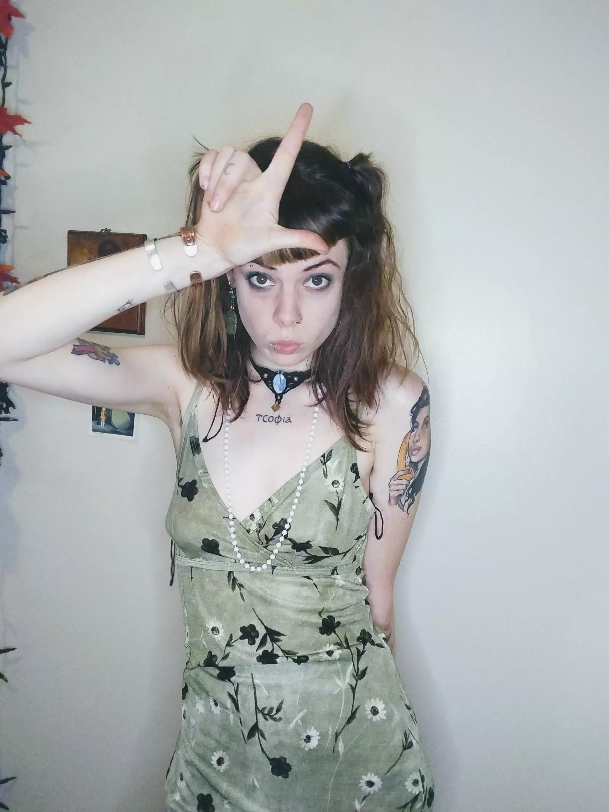 Feels nice to be a Loser, doesn't it? all you're suited for is servicing Mistress's needs, $ending and cleaning up after the real men 😈 details on how to play below.. 😉 [selling] posted by iambabalon