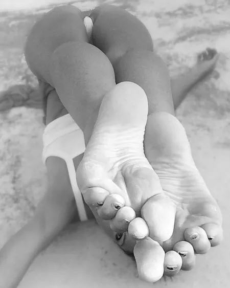 Feet by imnotjavier