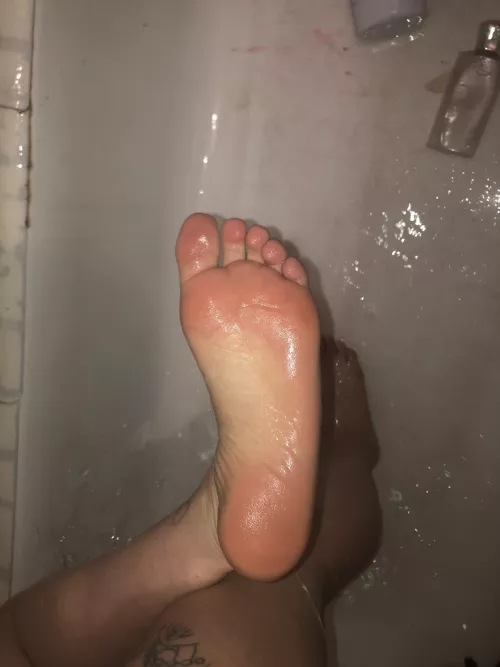 Feet like this just make you wanna suck all the water off 💦 by GoddessGenevieve