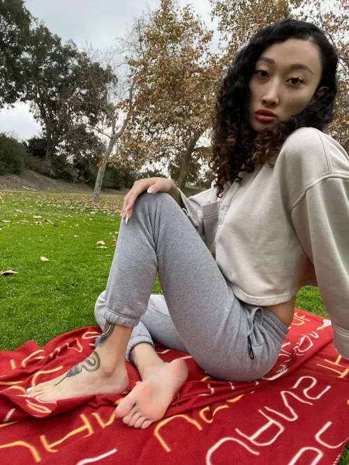 Feet lover’s supreme by Strawkennedy