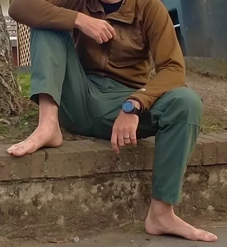 Feet on the farm. by ArmenTamzariansBack