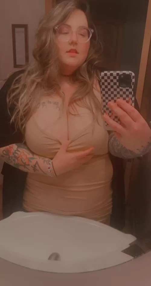 Felt a small bit of confidence tonight ❤️ by CombinationPizzaRoll