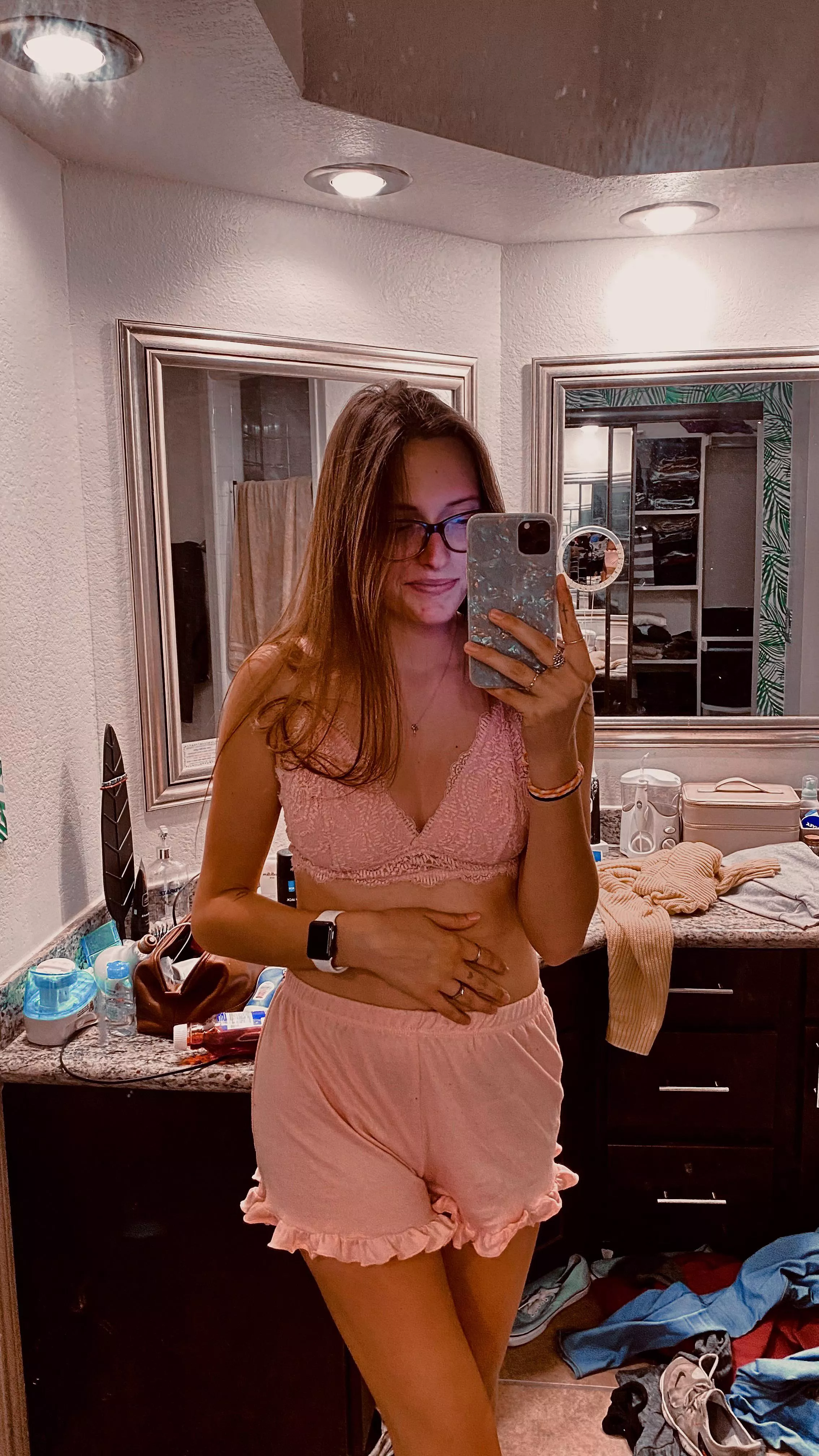 Felt cute and smol :3 posted by loniette