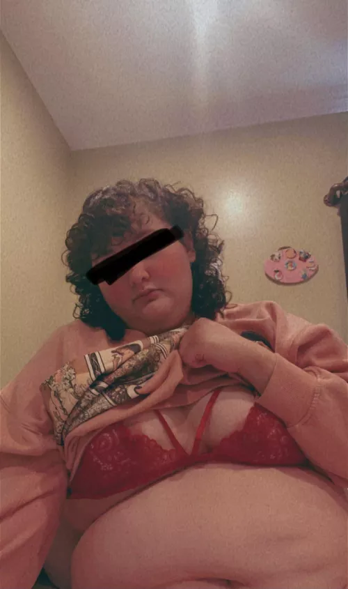 Felt cute in pink , but even better in red 😉💕 by xio_299