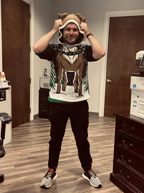 Felt cute, Merry Christmas 🦌❄️ & Happy Holidays gays! by TrippyWhippyIII