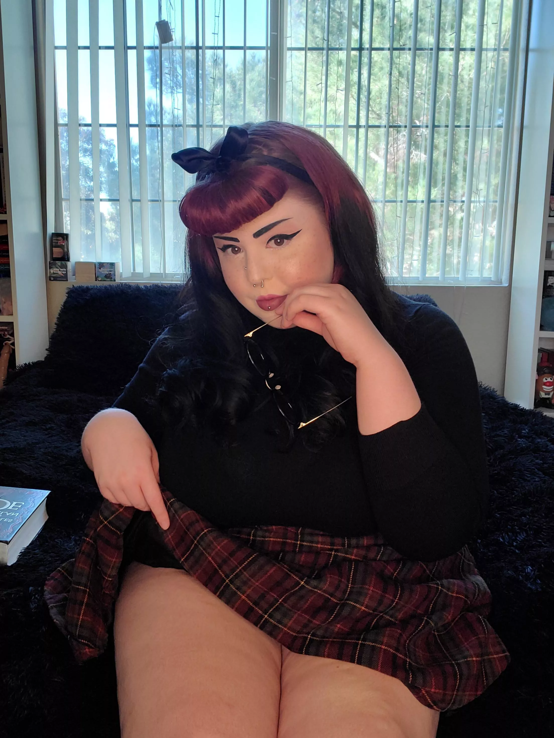 Felt cute 🖤 posted by youspookybitch