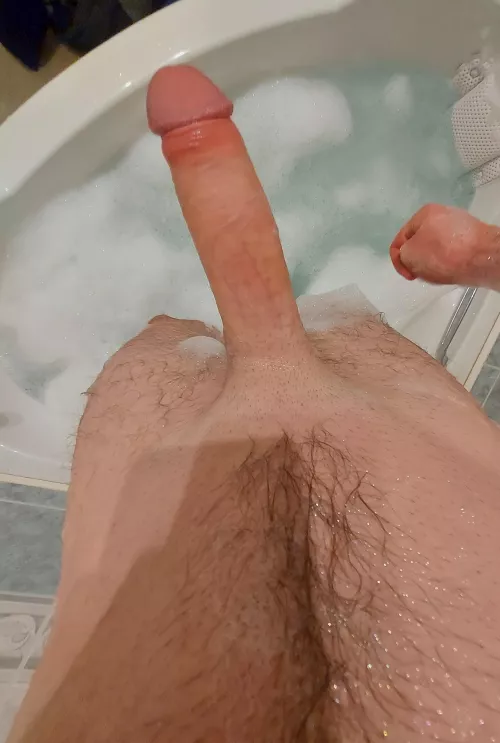 Felt good in the bath, who wants to join me ?😉 by hungncurious93