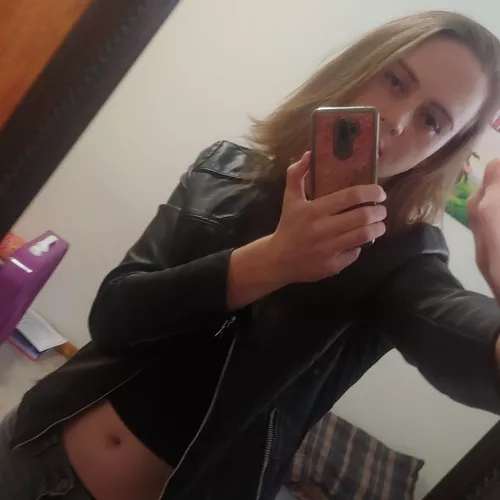 Felt kinda hot in this picture 👀 by Driz9999