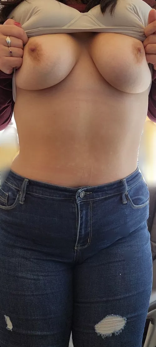 (f)elt sexy at work so I wanted to show my tits off by TheSapphireGirl