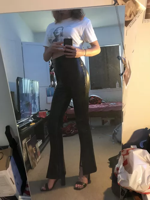 Felt tall today 😇 by BetterThanStarlight