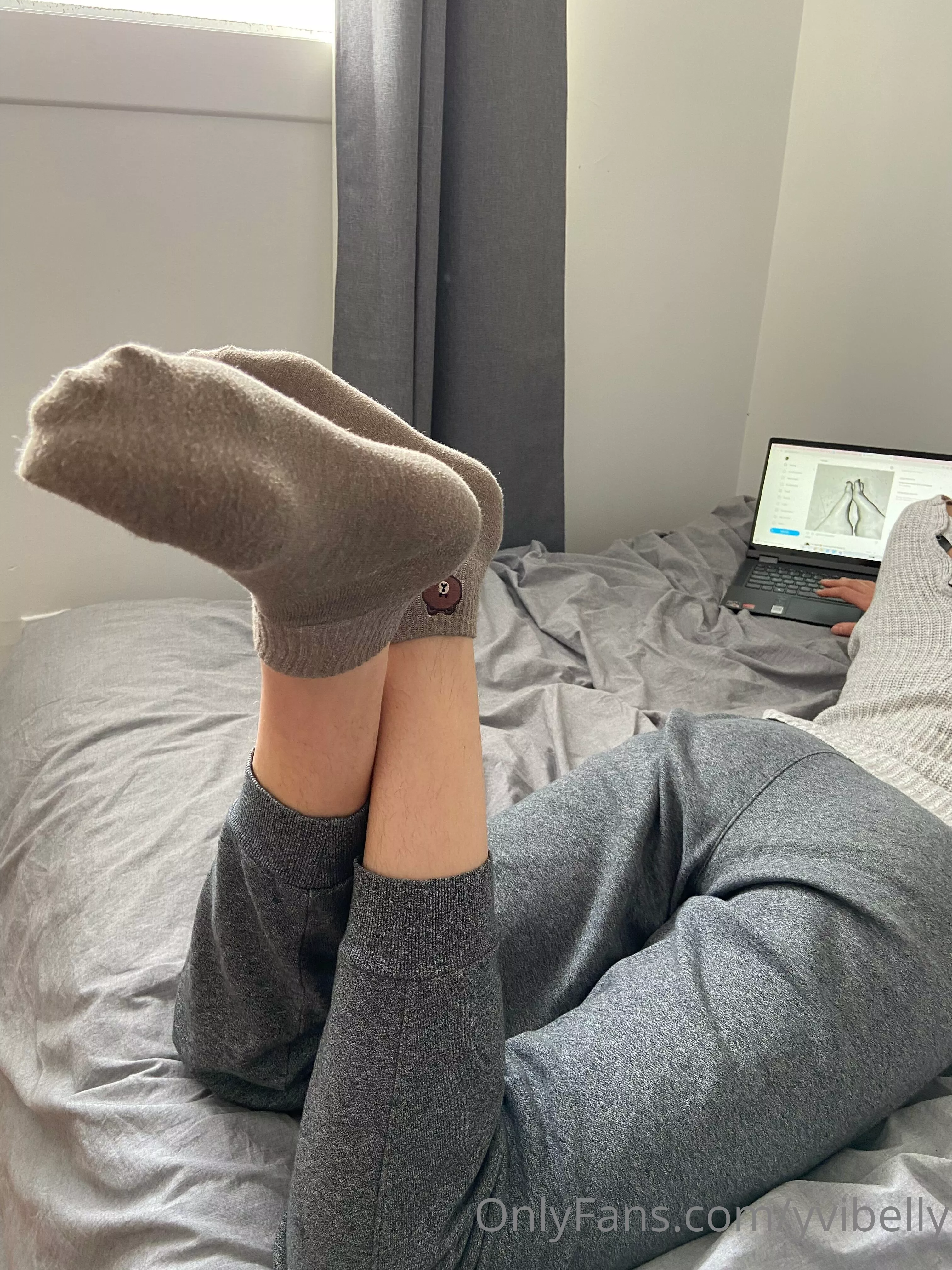 [female] Where are you looking at ? 🙄 posted by BellyYvi