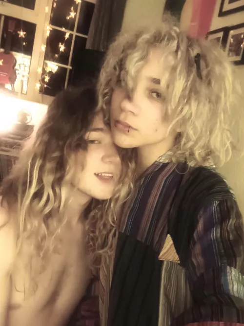 femboy cuddles ! by super_deformed