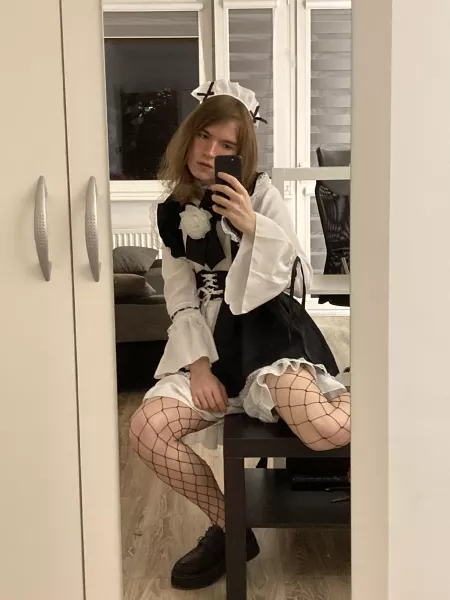femboy maid~ by uwu_trapezoid