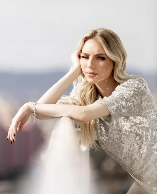 Fernanda Schneider by bobbyUP-MKII