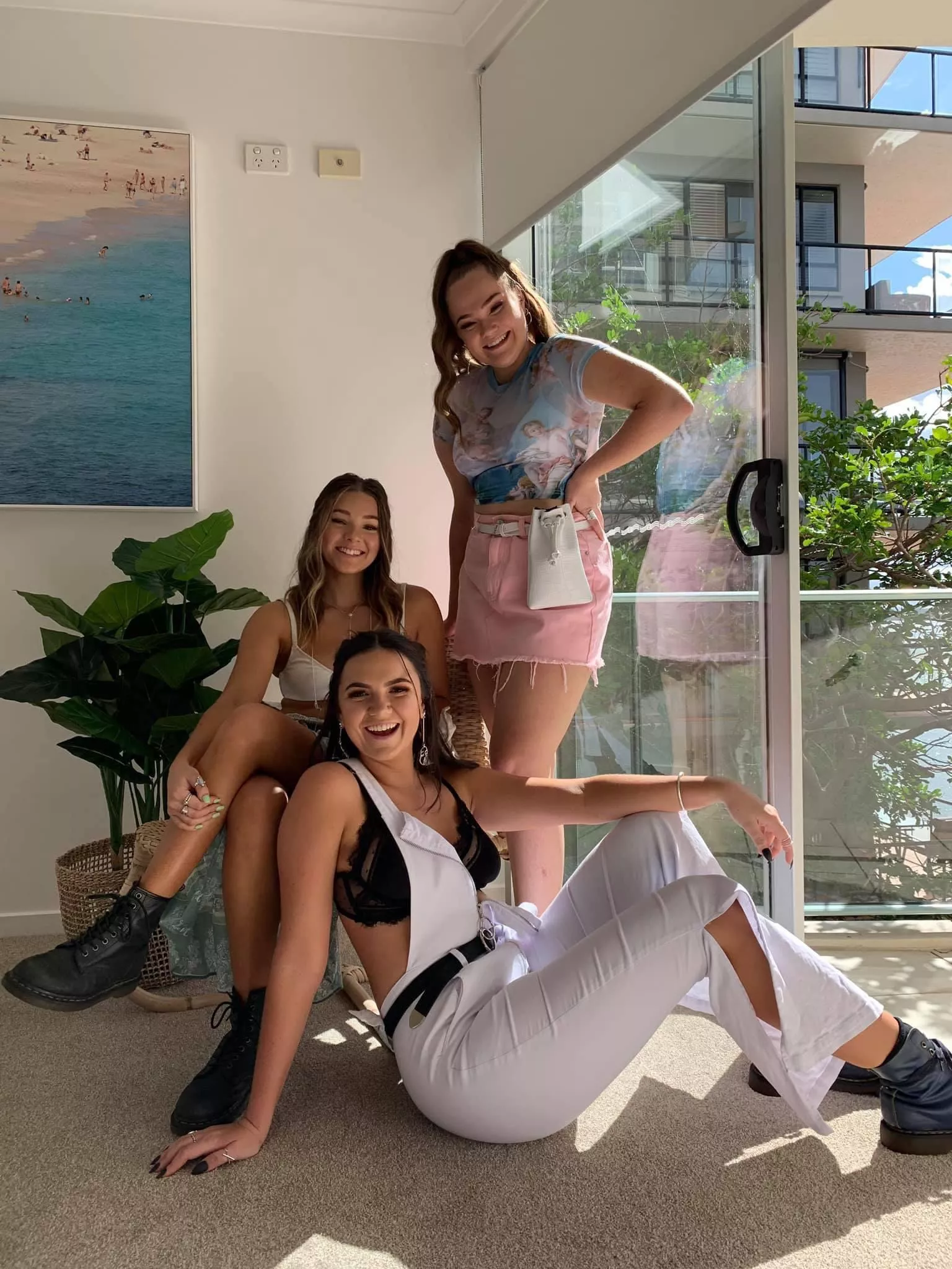 Festival girls posted by MarkDavoooo78