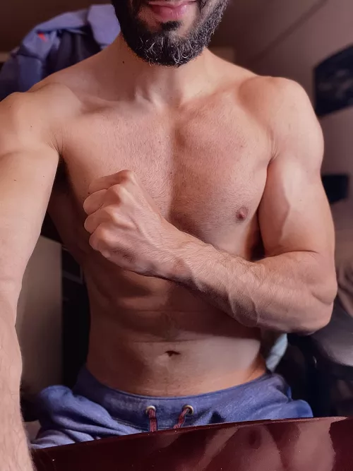 FF on my cake day…don’t mind if I do with some added vascularity. by Sir-D-makes-U-Drip