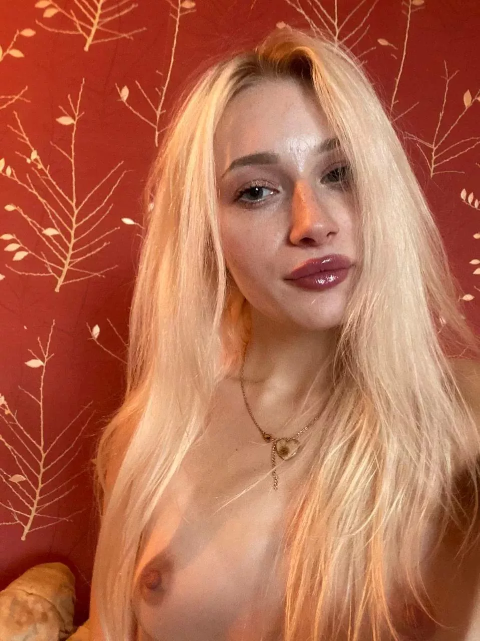 [f]Hello😋 Wish you a nice day 😍 posted by ElectricBellwort