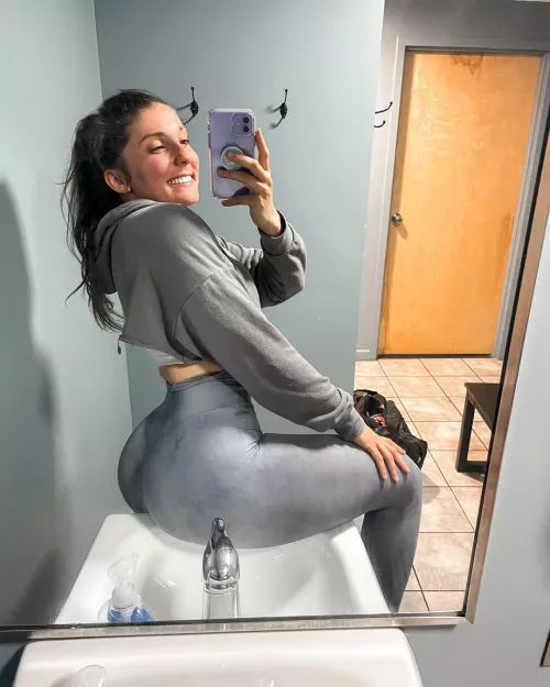 Filling up the sink by civilrainy