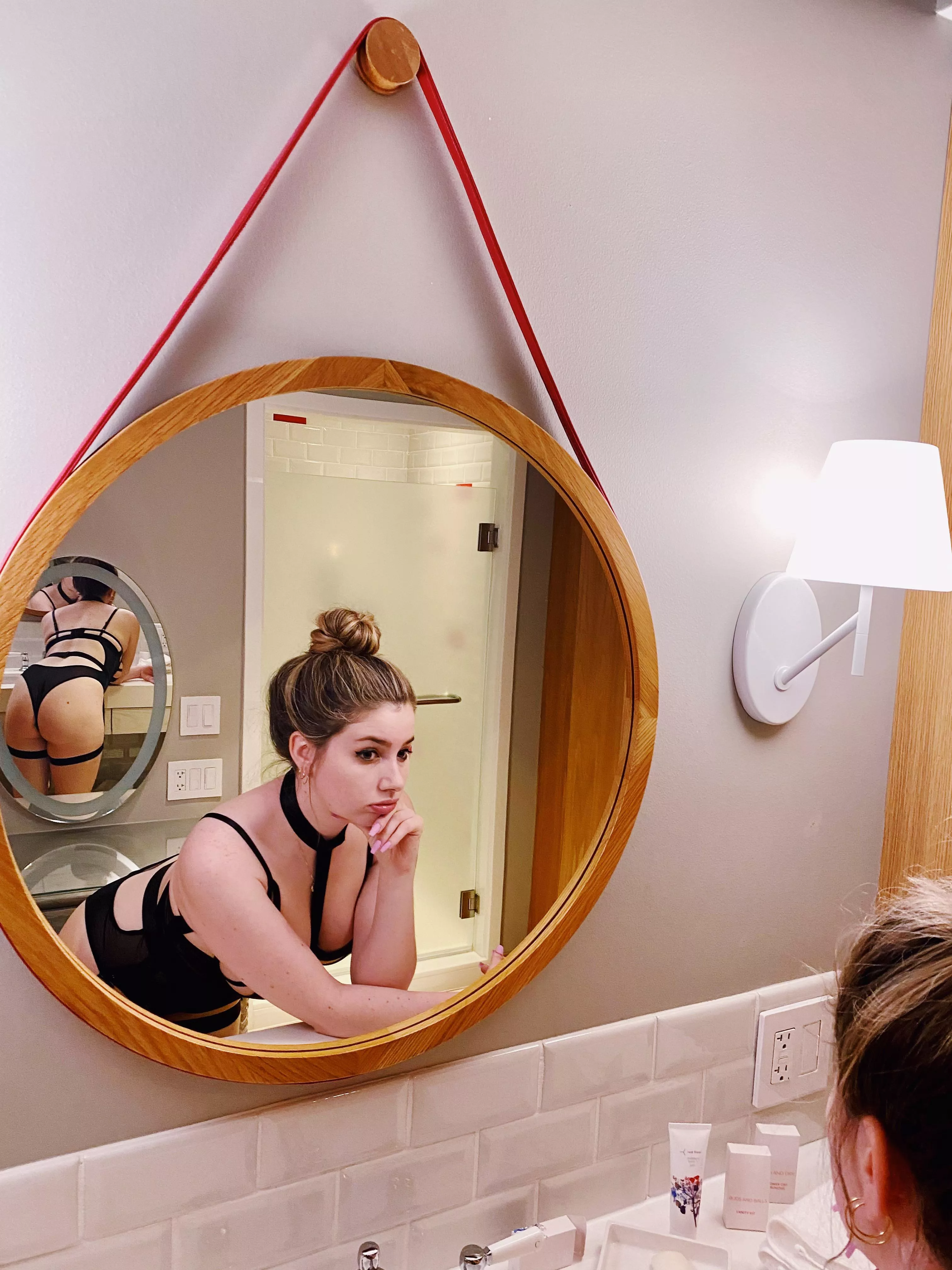 Filmed some hotel content this weekend 👀😈 posted by wst1993