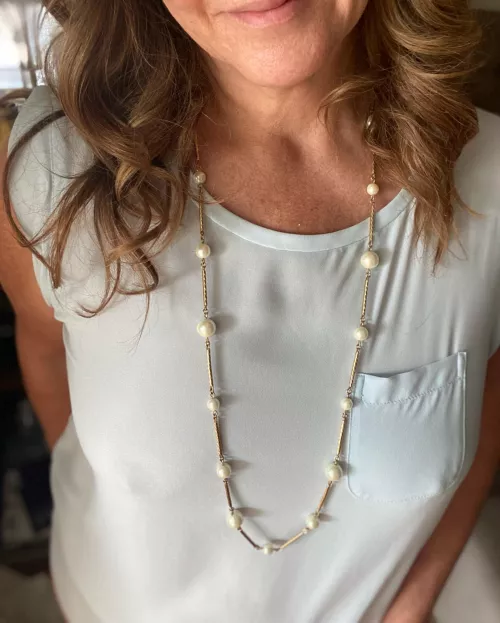 Finally a Friday 54yo Exec by Lynnzertart1