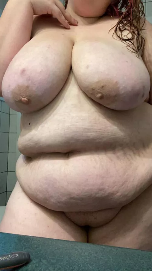 Finally braving a full front 🙈 by AimlessRoamer