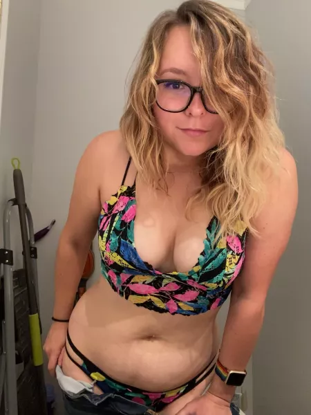 (F)inally freakin Friday! Fun time! by Dakking42