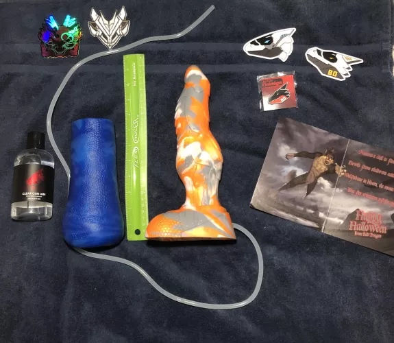 Finally got a chance to get to know these two from my order that came in recently. Bishop’s my biggest penetrator yet (and my fist medium size), and Twitch is my first penetrable that i’ve got. I love them both, and i couldn’t ask for a better team by TheLeviathanCross