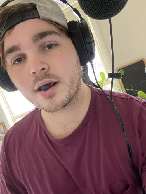 Finally got Diablo 2 so gonna stream that! Also eating berries :3 by Bezzza23