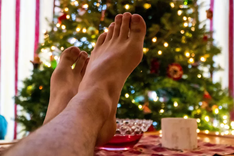 Finally got the Christmas tree up 🙈 Do you like it? by girls_like_it_too