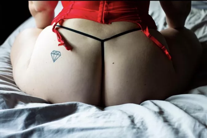 Finally made it to Thong Thursday!!! What are we doing for the long weekend?? 🌹 🍑 by alexrose_21