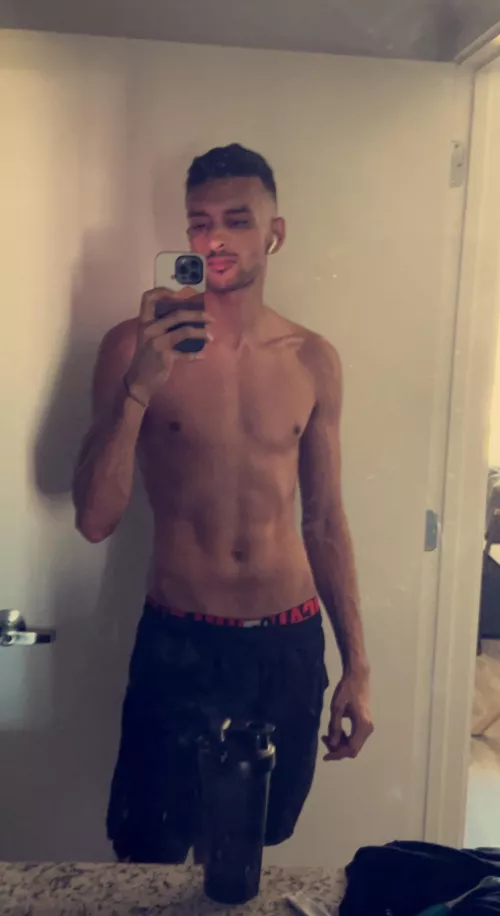 Finally seeing results from the gym :) by FullMoon175